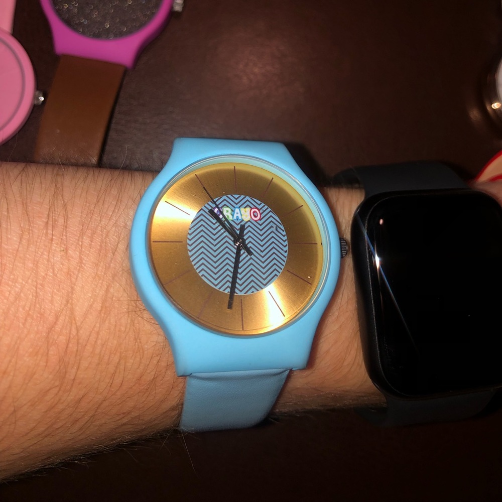 Crayo baby blue analog watch